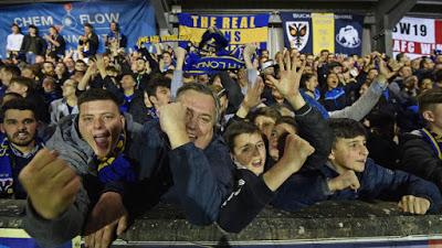AFC Wimbledon, Erik Samuelson, Neil Ardley e Ivor Heller sull'annuncio del via libera per il nuovo stadio a Plough Lane(Video) AFC Wimbledon, Erik Samuelson, Neil Ardley e Ivor Heller sull'annuncio del via libera per il nuovo stadio a Plough Lane(Video)