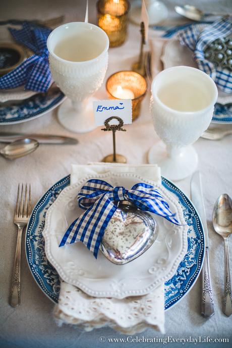 Idee per la tavola di Natale How to make a folding table look stunning for the holidays, DIY holiday dining room decor, DIY holiday decor, DIY holiday decor video