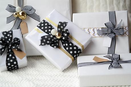 pacchi regalo eleganti idee per incartare i regali di natale idee originali per incartare i regali christmas wrapping how to wrap christmas gifts mariafelicia magno fashion blogger color block by felym