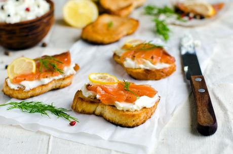 |⇨ Bruschetta con Salmone Bruschetta con Salmone