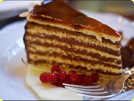 Raccolta di Ricette Dolci e Dessert di Natale, tantissimi dessert facili e gustosi. Raccolta di Ricette Dolci e Dessert di Natale, tantissimi dessert facili e gustosi.