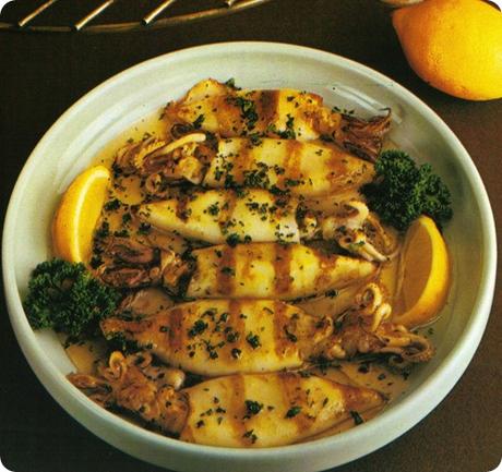 Il menu tradizionale della Vigilia di Natale è di pesce: ecco le nostre il Cenone di Natale all’italiana calamari alla graticola