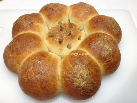 Fiore di pane per augurare un sereno Natale ed uno strepitoso 2018 Fiore di pane per augurare un sereno Natale ed uno strepitoso 2018