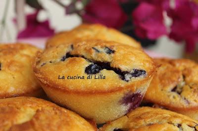 Muffin: Blueberry Muffin (ovvero Muffin ai mirtilli di Joe Bastianich) Muffin: Blueberry Muffin (ovvero Muffin ai mirtilli di Joe Bastianich)