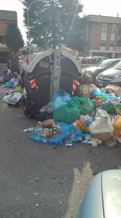 La tragedia dei servizi durante le Feste. Nettezza urbana e trasporti pubblici mai così male La tragedia dei servizi durante le Feste. Nettezza urbana e trasporti pubblici mai così male