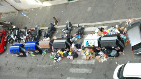 La tragedia dei servizi durante le Feste. Nettezza urbana e trasporti pubblici mai così male La tragedia dei servizi durante le Feste. Nettezza urbana e trasporti pubblici mai così male
