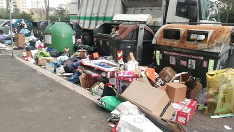 La tragedia dei servizi durante le Feste. Nettezza urbana e trasporti pubblici mai così male La tragedia dei servizi durante le Feste. Nettezza urbana e trasporti pubblici mai così male