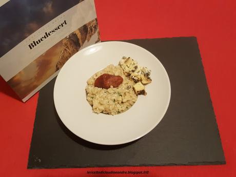 Risotto cremoso con formaggio Bluedessert alle erbe Risotto cremoso con formaggio Bluedessert alle erbe