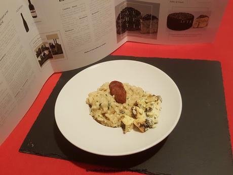 Risotto cremoso con formaggio Bluedessert alle erbe Risotto cremoso con formaggio Bluedessert alle erbe