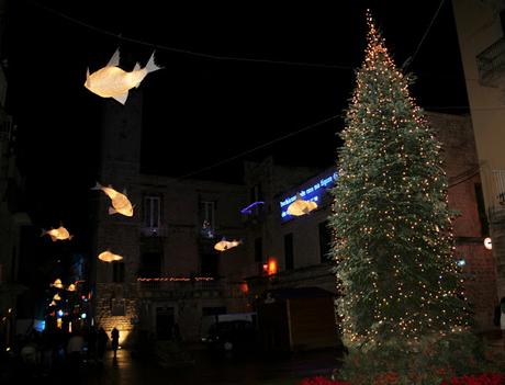 Ruvo di Puglia www.travelnelmondo.blogspot.it Piazza dell'Orologio, Ruvo di Puglia, luci d'Artista, Natale 2017