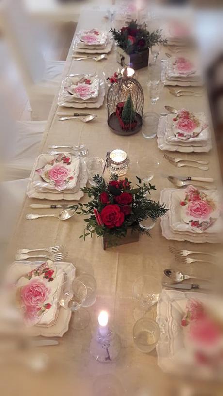 Le mie tavole delle feste - My Christmas’ s Holidays tablesettings L'immagine può contenere: tabella, fiore e spazio al chiuso