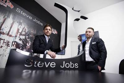 Da ora Steve Jobs è ufficialmente napoletano! Da ora Steve Jobs è ufficialmente napoletano!