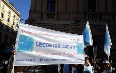 Il valore professionale del lavoro educativo finalmente è legge, da Vanna Iori – Newsletter n° 39, 27 dicembre 2017 Il valore professionale del lavoro educativo finalmente è legge, da Vanna Iori – Newsletter n° 39, 27 dicembre 2017