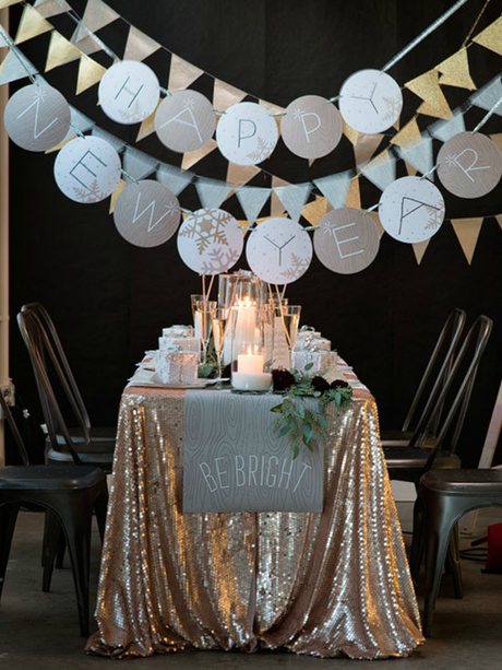 Come apparecchiare la tavola di Capodanno in modo creativo: le idee più belle Come apparecchiare la tavola di Capodanno in modo creativo: le idee più belle