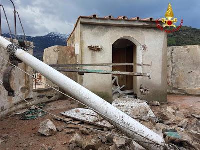 MALTEMPO: fulmine sulla Torre appianea MALTEMPO: fulmine sulla Torre appianea