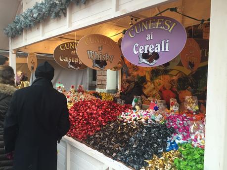 Torino, pur grillina, ha un mercatino di Natale impeccabile mentre Piazza Navona fa schifo. Ecco perché Torino, pur grillina, ha un mercatino di Natale impeccabile mentre Piazza Navona fa schifo. Ecco perché