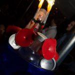Foto Capodanno Beach Club bottiglie al tavolo foto capodanno beach forte dei marmi
