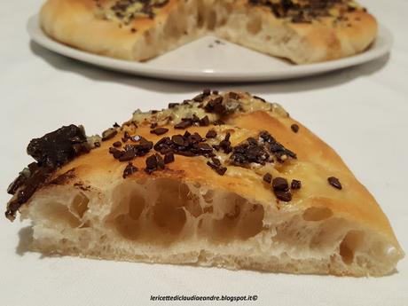 Focaccia con formaggio Bluedessert After e cioccolato Focaccia con formaggio Bluedessert After e cioccolato