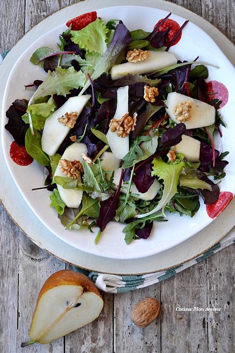Insalata Pere Pecorino e Noci Insalata Pere Pecorino e Noci