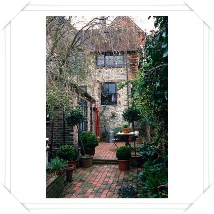 Appuntamento al cottage: a old home in East Sussex...