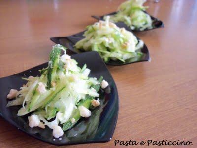 Insalatina fresca di zucchine e mandorle