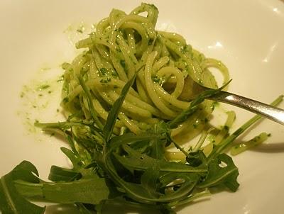 Linguine al pesto di rucola e seppioline