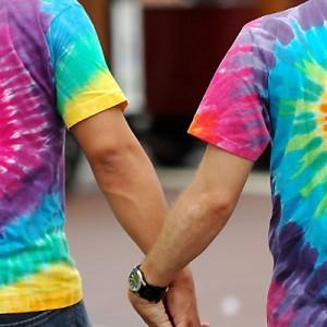 Il delirio di Amnesty International: in Italia «intolleranza per Rom, migranti e omosessuali»