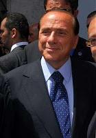 Campagna elettorale a Napoli: il solito Berlusconi