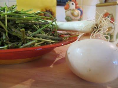 Zuppa di asparagi selvatici