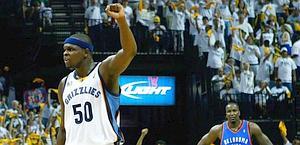 La gioia di Zach Randolph, autore di 30 punti e 13 rimbalzi. Epa