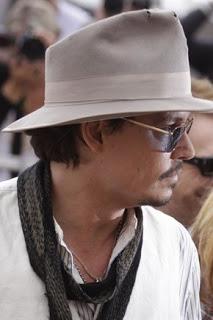 Penelope Cruz capellona con Johnny Depp sbretellato sulla croisette (il video)