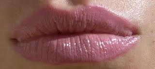 Piccolissimo acquistino Essence: Lipstick n. 52 In the nude con swatches