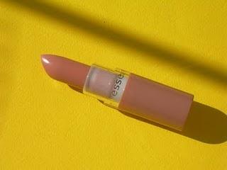 Piccolissimo acquistino Essence: Lipstick n. 52 In the nude con swatches