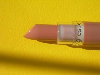 Piccolissimo acquistino Essence: Lipstick n. 52 In the nude con swatches