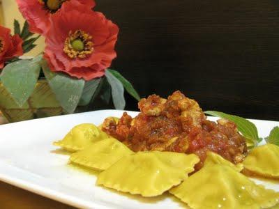 IDENTIKIT - G COME GALLETTO - RAVIOLI AROMATICI ALLA SALVIA ANANAS CON RAGU' DI GALLETTO - HOMEMADE RAVIOLI WITH CHICKEN RAGU'