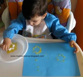 Dipingere con i bambini: le formine per i biscotti