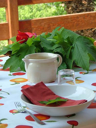 Tablescape red tulips