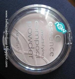 Nuova cipria Mattifying Compact Powder di Essence