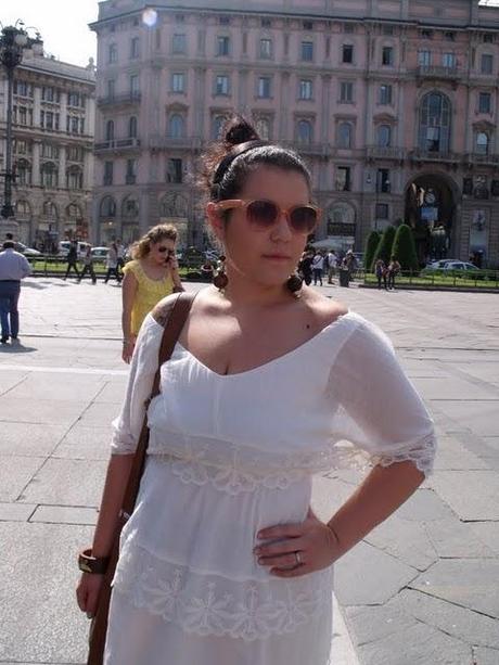 Around Milan with my elegant dress