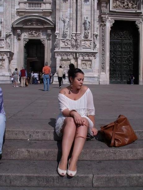 Around Milan with my elegant dress