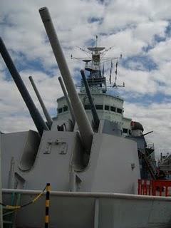 HMS BELFAST, un museo in una nave da guerra ancorata sul Tamigi...pronti ad entrare??
