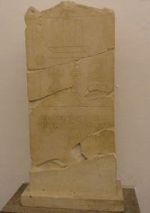 stele con iscrizione punica