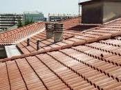 “cecchino” torna colpire: pioggia tegole passanti