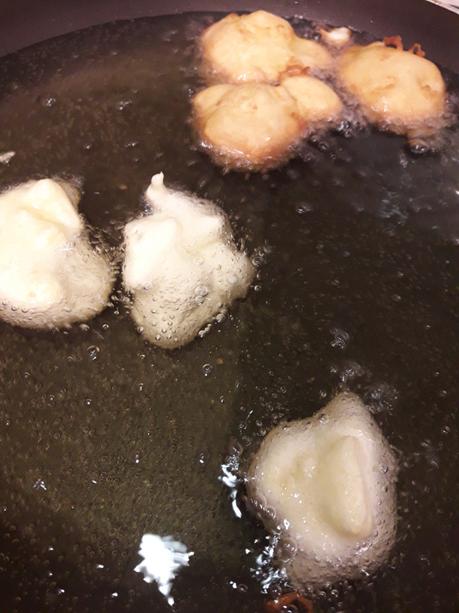 Frittelle con le mele Frittelle con le mele