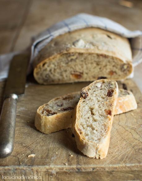 PANE CON NOCI PECAN E UVETTA PANE CON NOCI PECAN E UVETTA