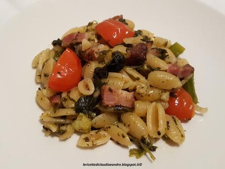 Gnocchetti sardi con pancetta affumicata, cavolo nero e pomodorini Gnocchetti sardi con pancetta affumicata, cavolo nero e pomodorini