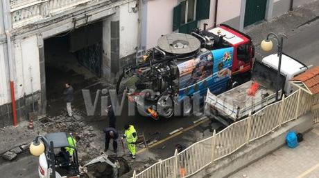 FOTO ViViCentro, Aggiornamenti – Castellammare, traffico in tilt: ambulanza resta bloccata FOTO ViViCentro, Aggiornamenti – Castellammare, traffico in tilt: ambulanza resta bloccata