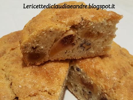 Torta con fichi secchi e noci al olio e acqua Torta con fichi secchi e noci al olio e acqua