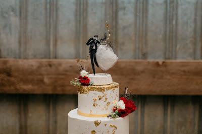 Anna & Ian's wedding cake topper: fly away with me Anna & Ian's wedding cake topper: fly away with me