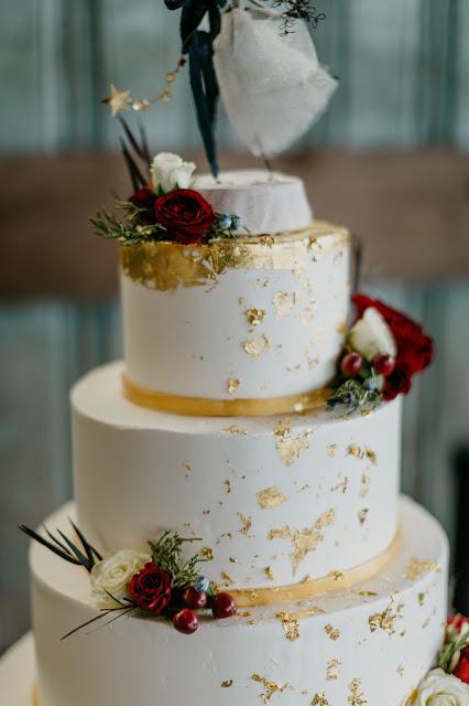 Anna & Ian's wedding cake topper: fly away with me Anna & Ian's wedding cake topper: fly away with me